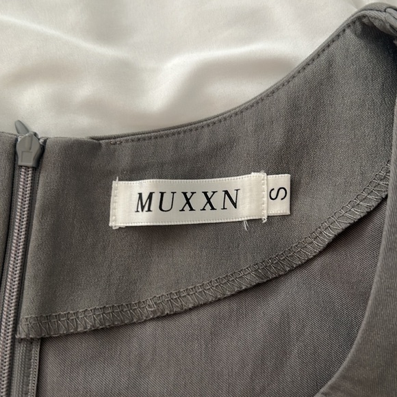 DRESS gray MUXXN Boutique.. size Small elegant - Picture 2 of 4